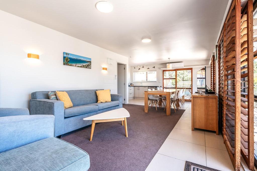 Onetangi Beach Apartments Dış mekan fotoğraf