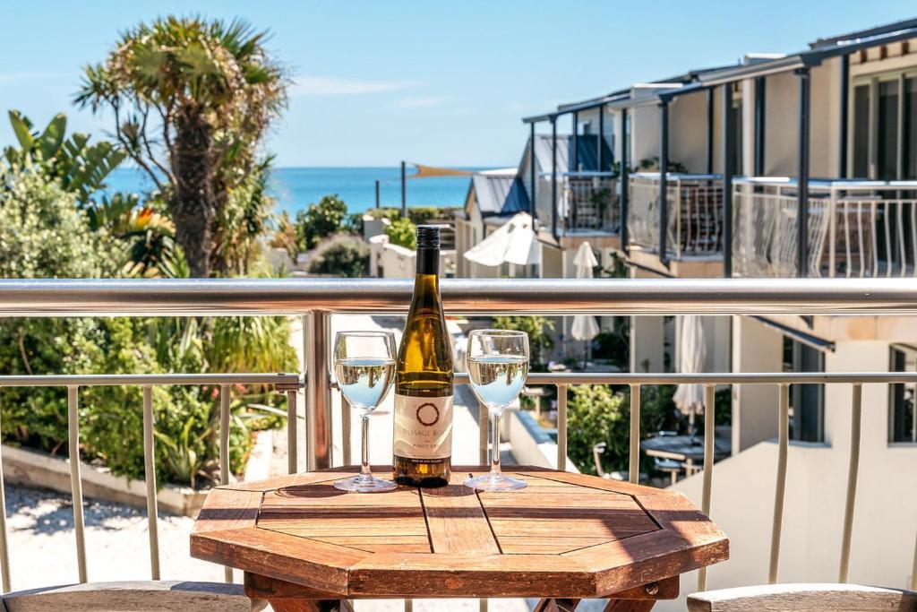 Onetangi Beach Apartments Dış mekan fotoğraf