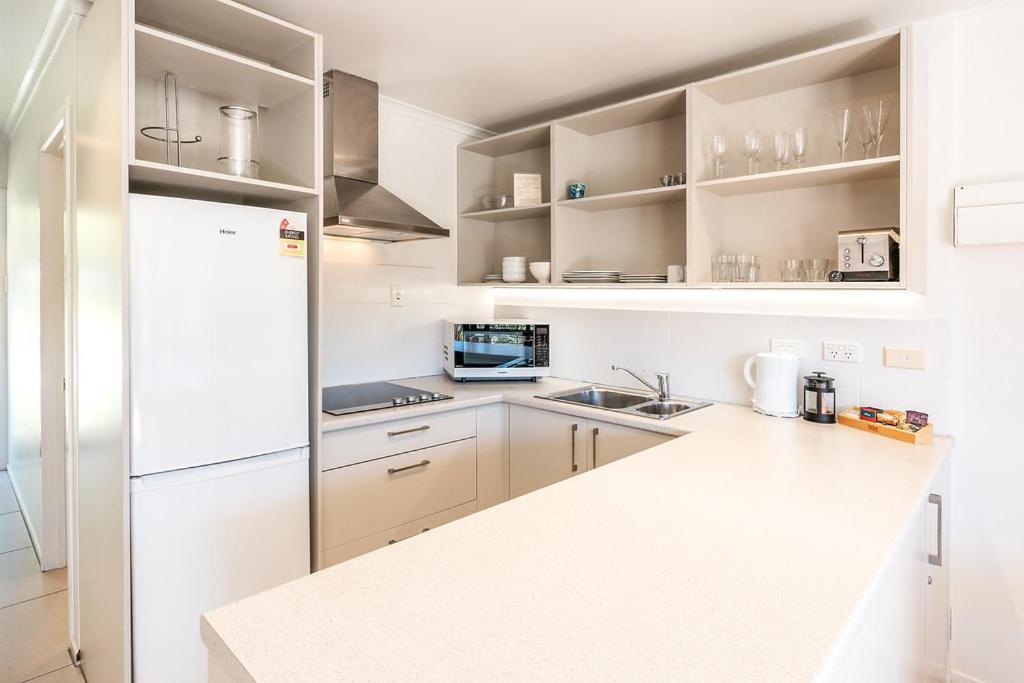 Onetangi Beach Apartments Dış mekan fotoğraf
