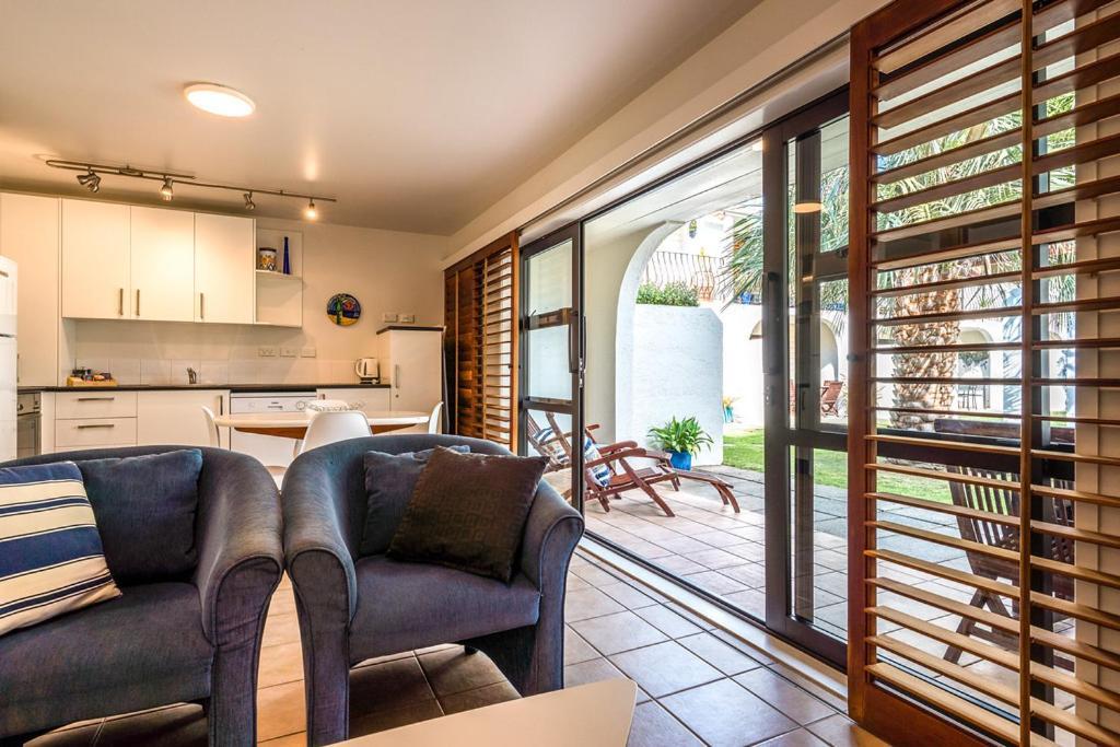 Onetangi Beach Apartments Dış mekan fotoğraf